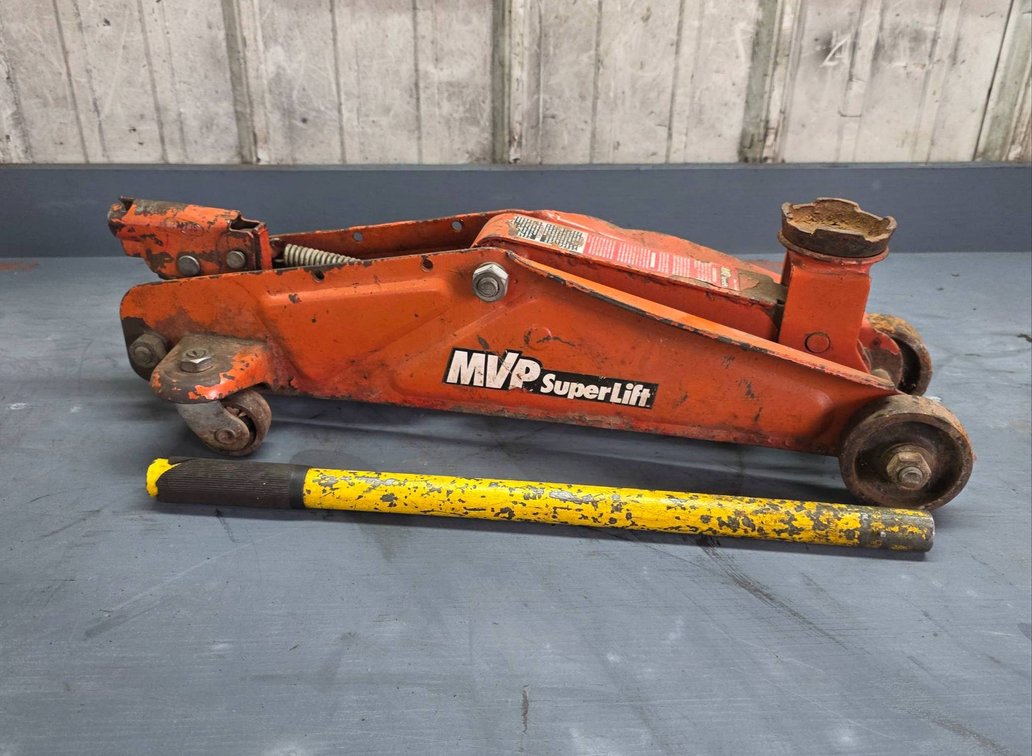 MVP Superlift Floor Jack With Handle
