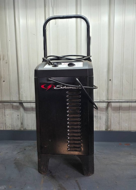 Schumacher 200A Battery Charger and Engine Starter