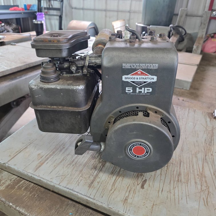 Briggs & Stratton 5 HP 4-Cycle Engine, Model 206 CC