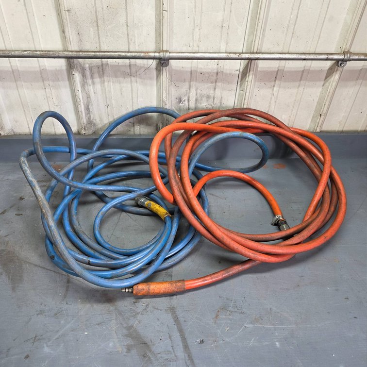 Two 25′ Air Hoses with 3/8″ Diameter Lines