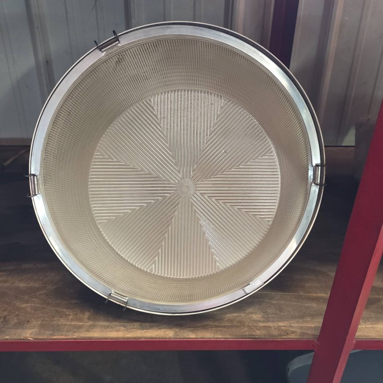250-Watt Industrial Light Fixture with Protective Glass Lens
