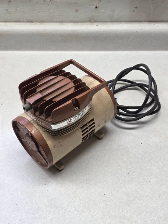 Sprayit Diaphragm Sprayer Model 600-6 by Thomas Industries Inc.