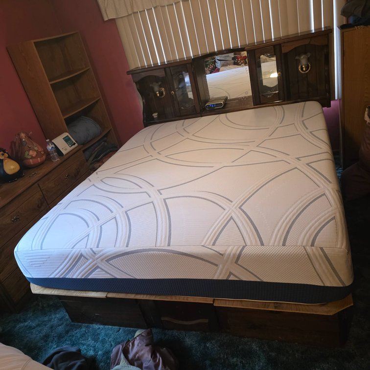 California King Mattress With White and Gray Knit Cover