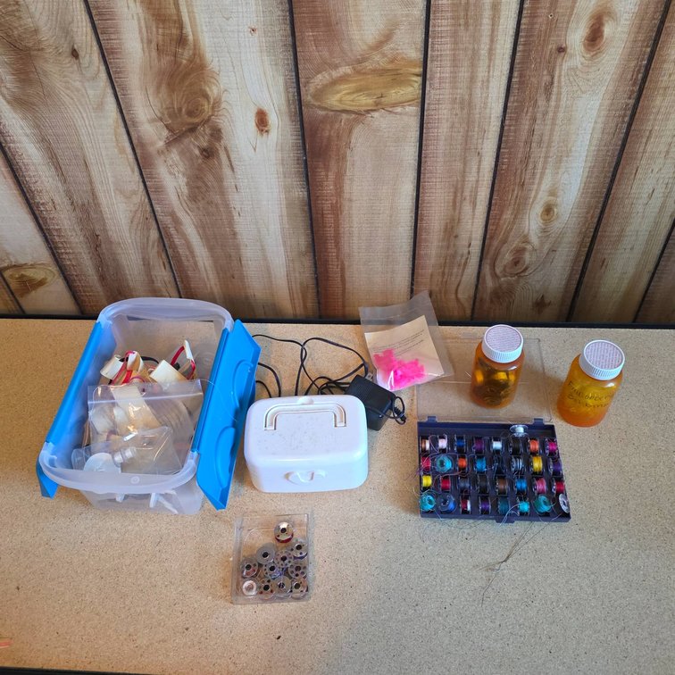 SideWinder Bobbin Winder with Bobbins, Cases, and Accessories