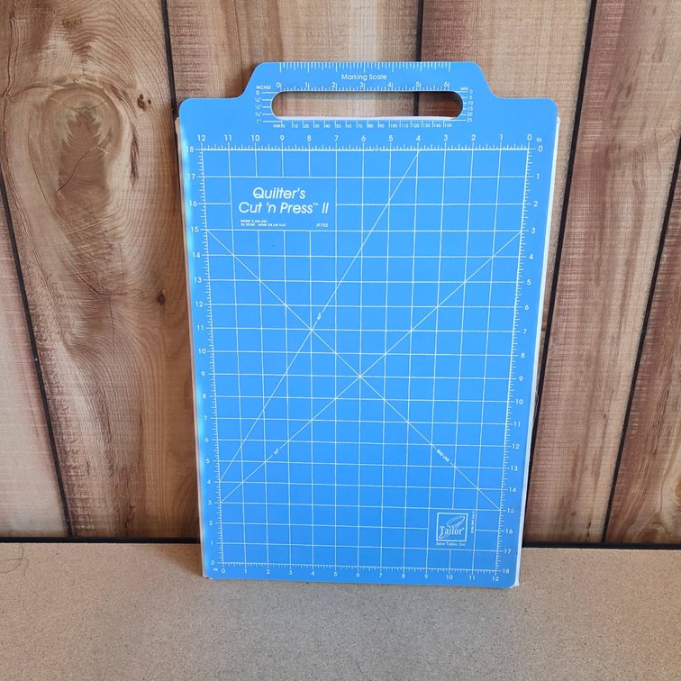 Quilter’s Cut ‘n Press II Double-Sided Cutting and Pressing Mat by June Tailor