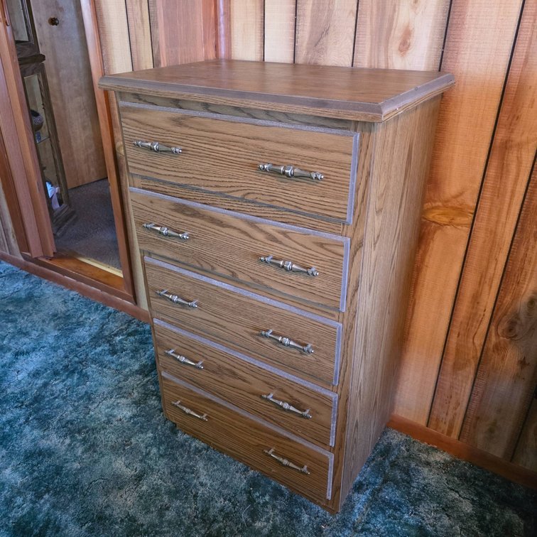 Wooden Chest of Drawers with 5 Drawers