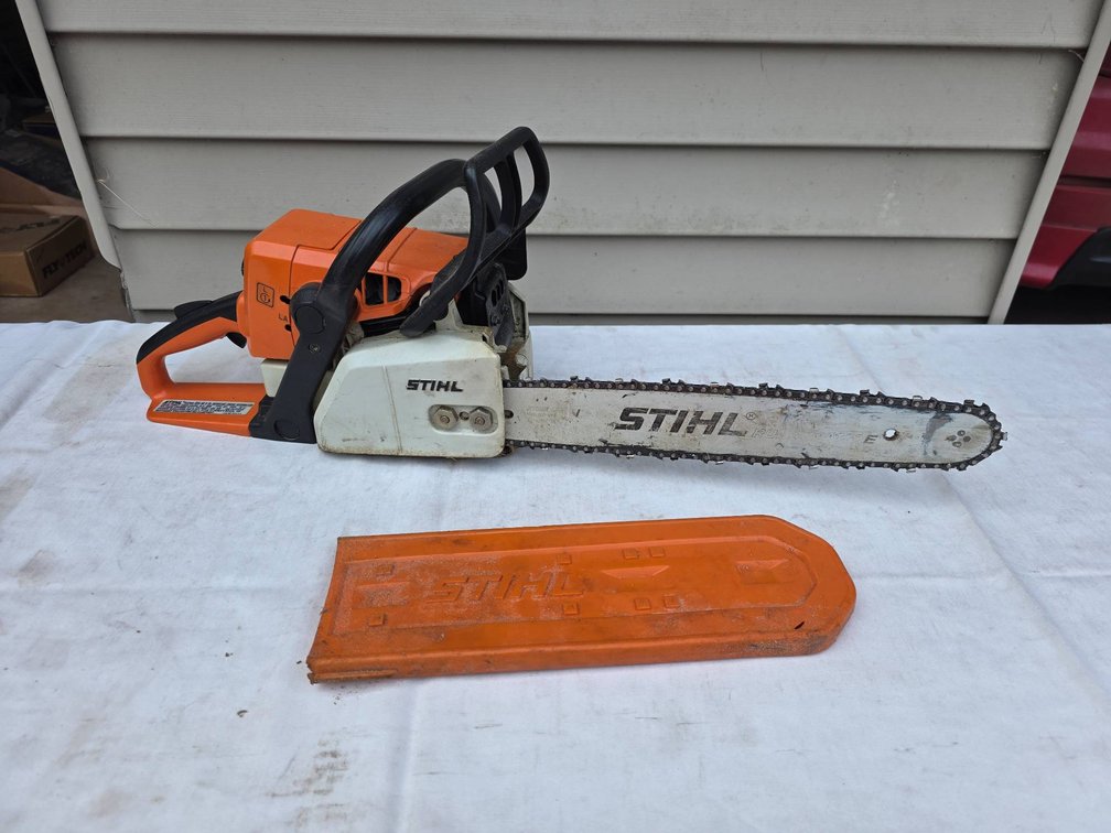 Stihl 021 Chainsaw with 16″ Bar