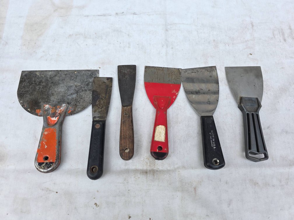 6″ Paint Scraper and Putty Knife Lot
