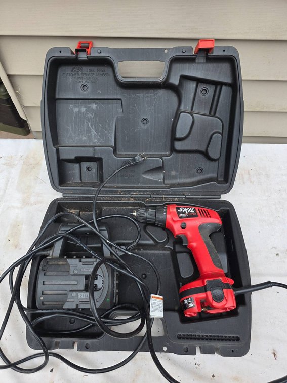 Skil Dual Source Power Drill with Battery and Cord