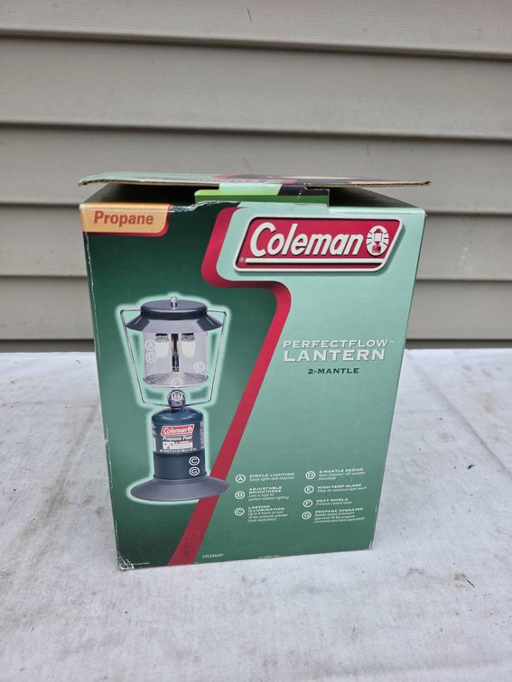 NIB Coleman PerfectFlow 2-Mantle Propane Lantern
