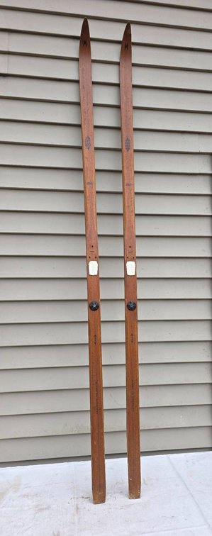 Birke Beiner Norwegian Cross Country Skis, 79″ 