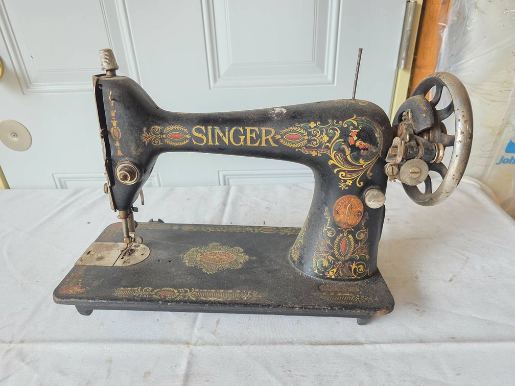 Singer Sewing Machine Model for Parts or Repair, From Flip-Top Cabinet