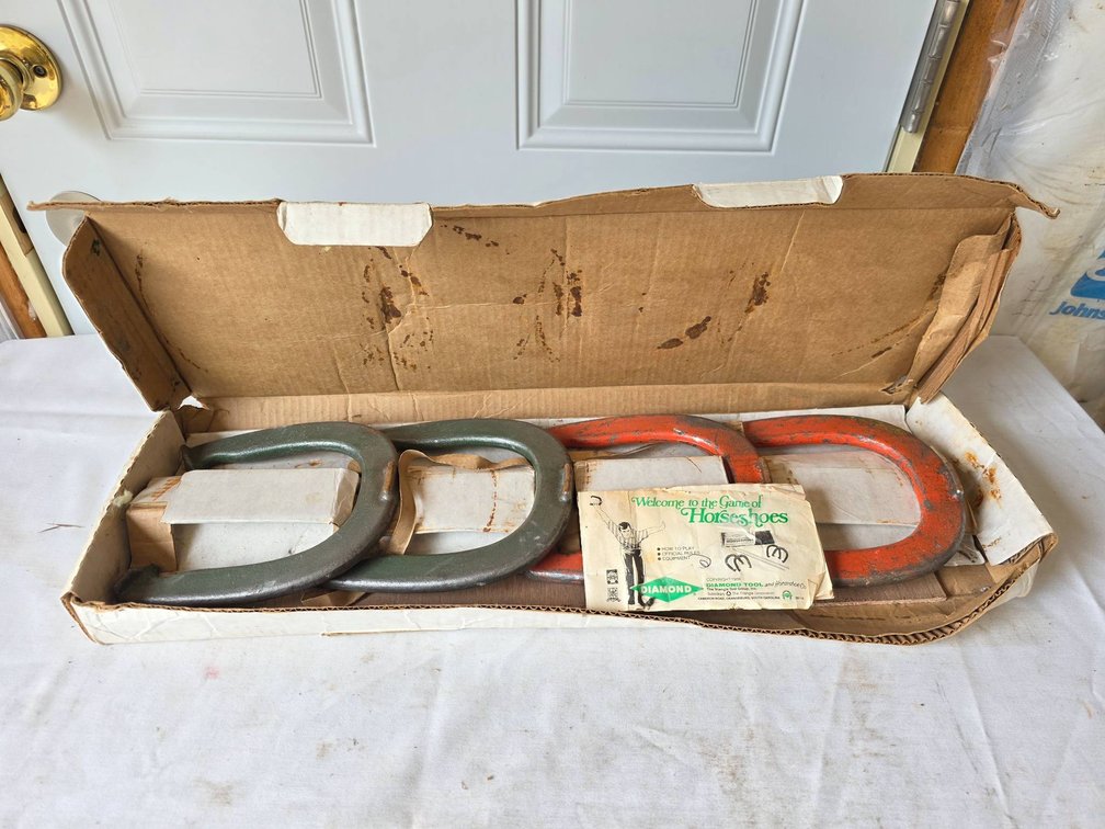 Diamond Double Ringer Pitching Horseshoes Set with Box