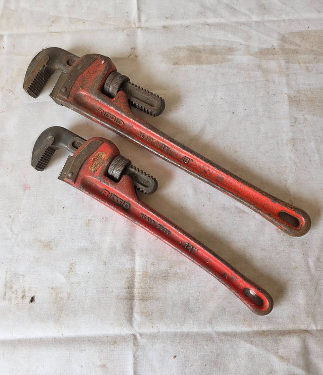 2-Piece Ridgid Heavy-Duty Pipe Wrench Lot, 18" and 14"