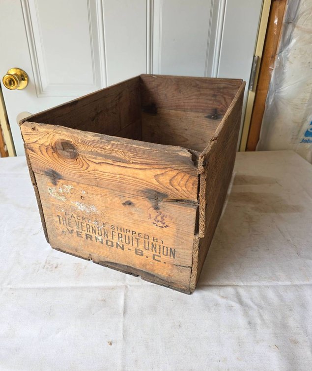 Antique Vernon Fruit Union Wooden Crate, 20" x 12" x 10.5"