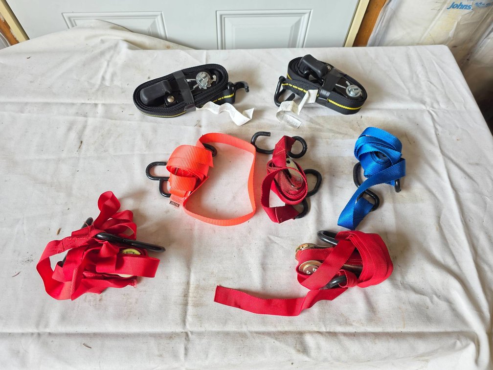 7-Piece Ratchet Straps Lot with 730 lb Capacity