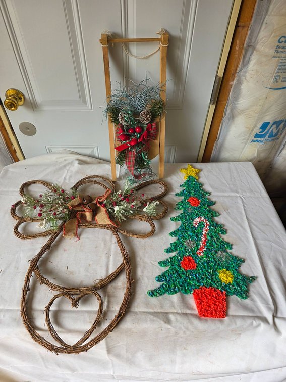 3-Piece Christmas Decor Lot: Popcorn Christmas Tree, Wooden Sled, and Wicker Angel