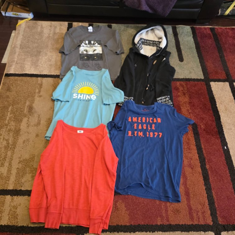5pc Clothing Lot Featuring Old Navy, Life is Good, Hollister, and More