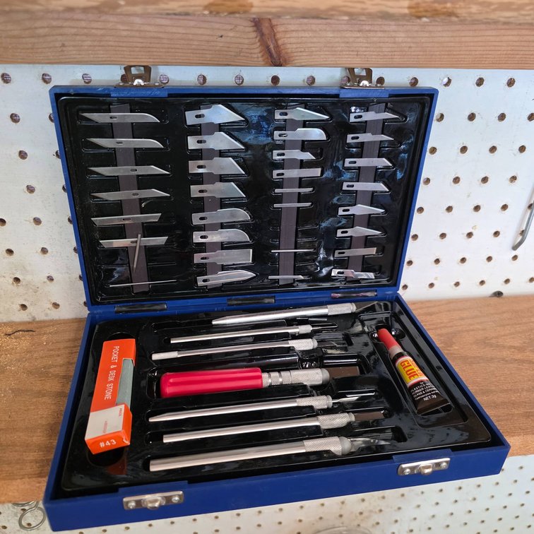 Exacto Knife Supply Kit in Metal Case