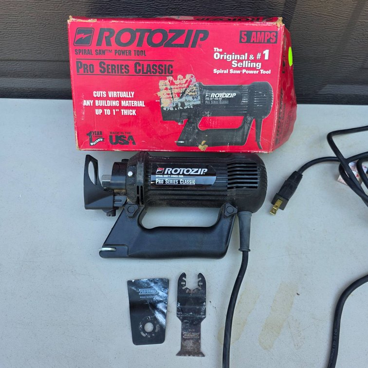 RotoZip Pro Series Classic 5-Amp Spiral Saw with Original Box