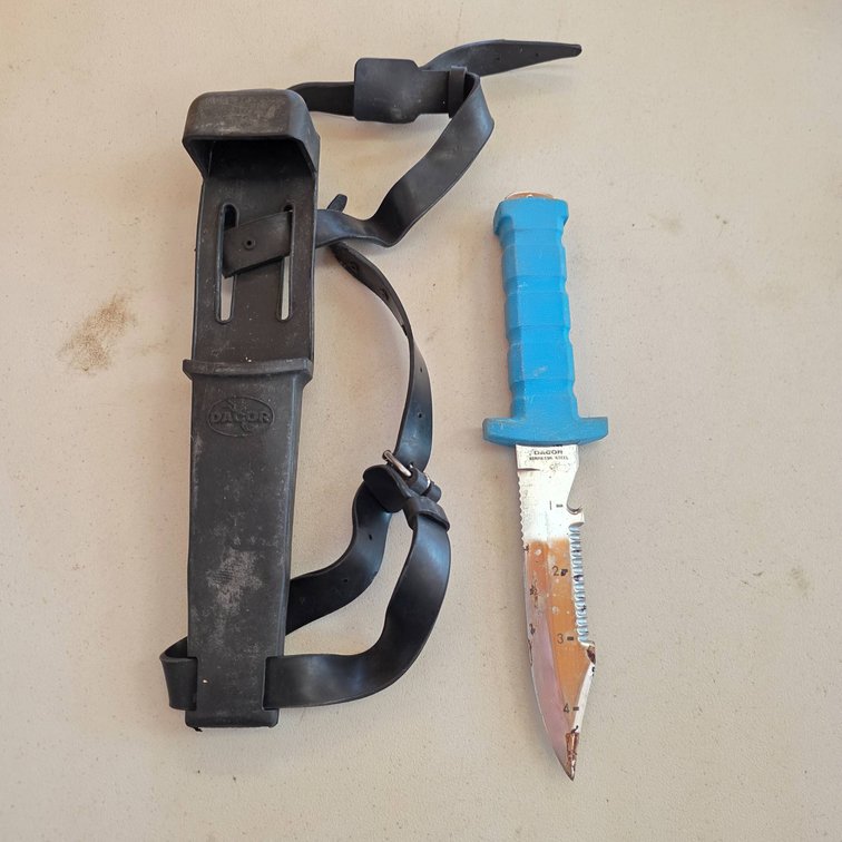 Dacor Stainless Steel Diving Knife with Rubber Leg Strap and 5″ Blade