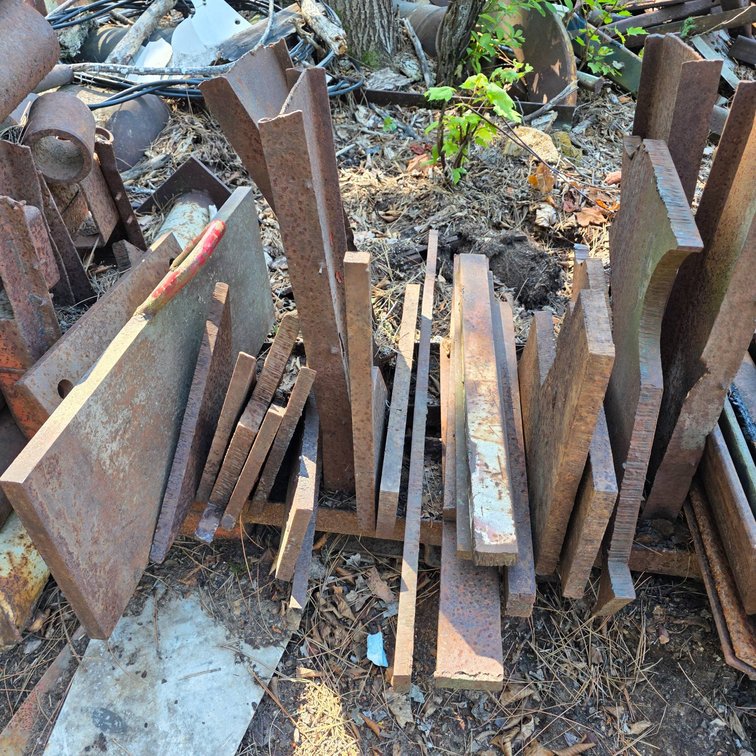 Steel Offcuts and Plates, Longest Piece 43 Inches