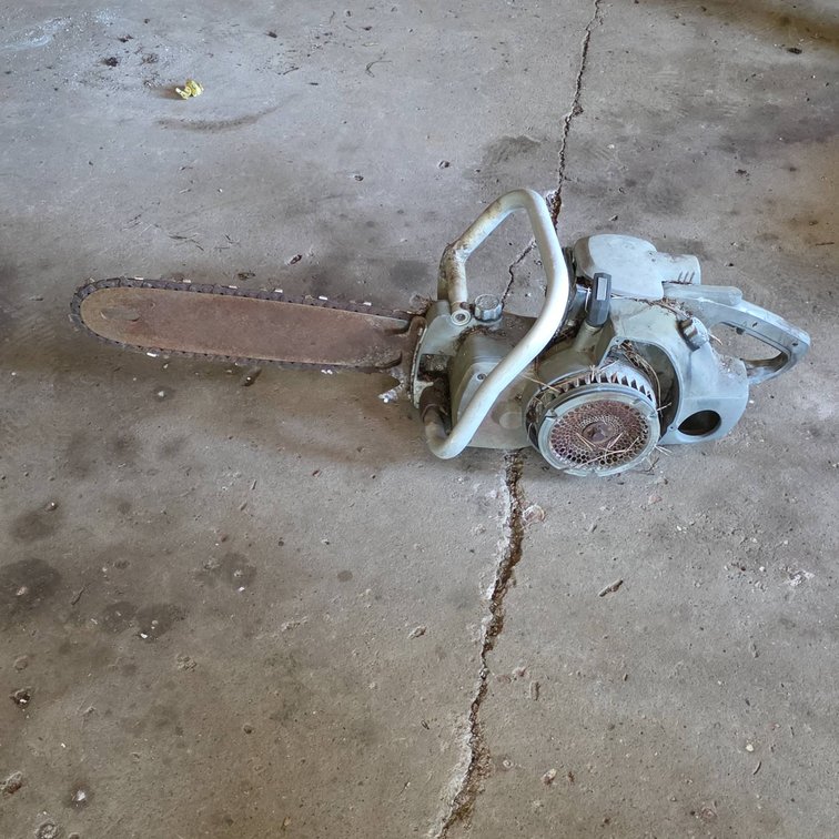 Mall Model OMG 4600H Gasoline Chainsaw for Parts or Restoration