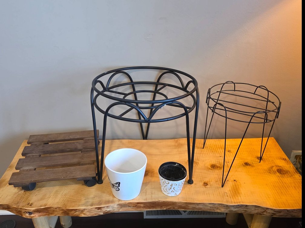 Black Metal Plant Stands with Decorative Framework