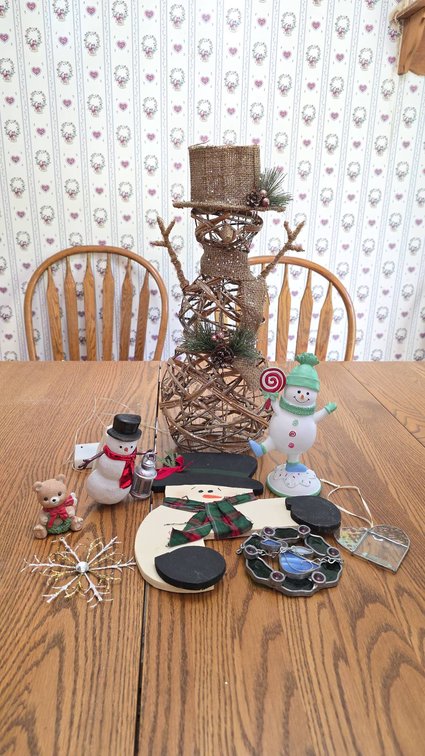 Snowman and Holiday Décor