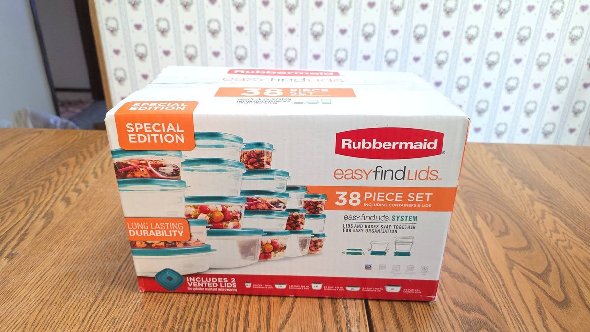 Rubbermaid Easy Find Lids 38-Piece Food Storage Container Set, Unused, Special Edition