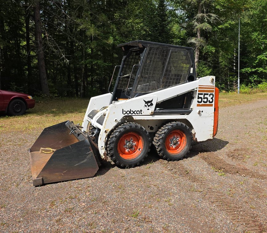 Bobcat 553 Skid Steer Loader with 1,464 Hours and Kubota Diesel Engine