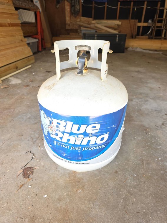 Blue Rhino 15 lb Propane Tank, Feels Mostly Full