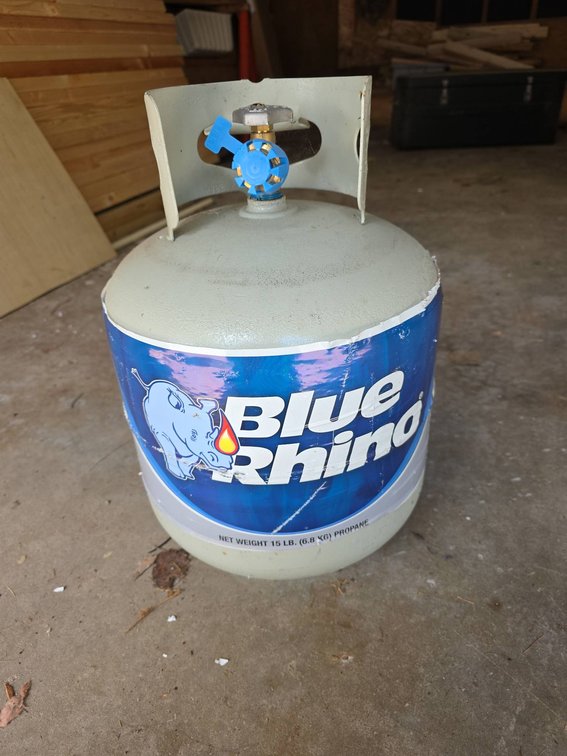 Blue Rhino Propane Tank, 15 lb Capacity, Feels Mostly Full
