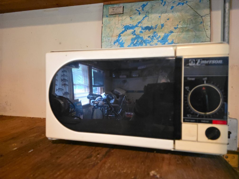 Emerson Model AR301 Microwave Oven, Made in Korea, 1989