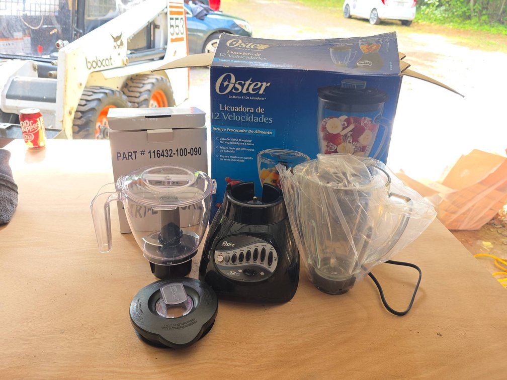 Oster 12-Speed Blender with Food Processor Attachment and Original Box