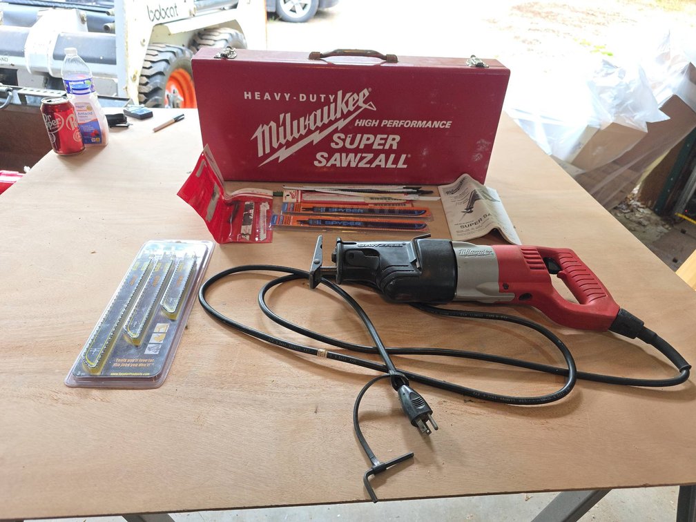 Milwaukee Super Sawzall Reciprocating Saw with Case and Blades, Working Condition