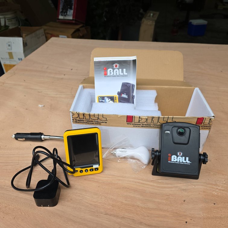 IBall Wireless Trailer Hitch Camera System with 5.8GHz Monitor and Accessories
