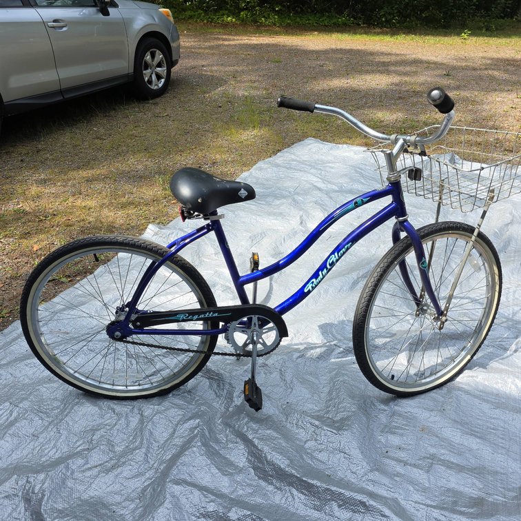 Body Glove Regalita Cruiser Bicycle with Basket