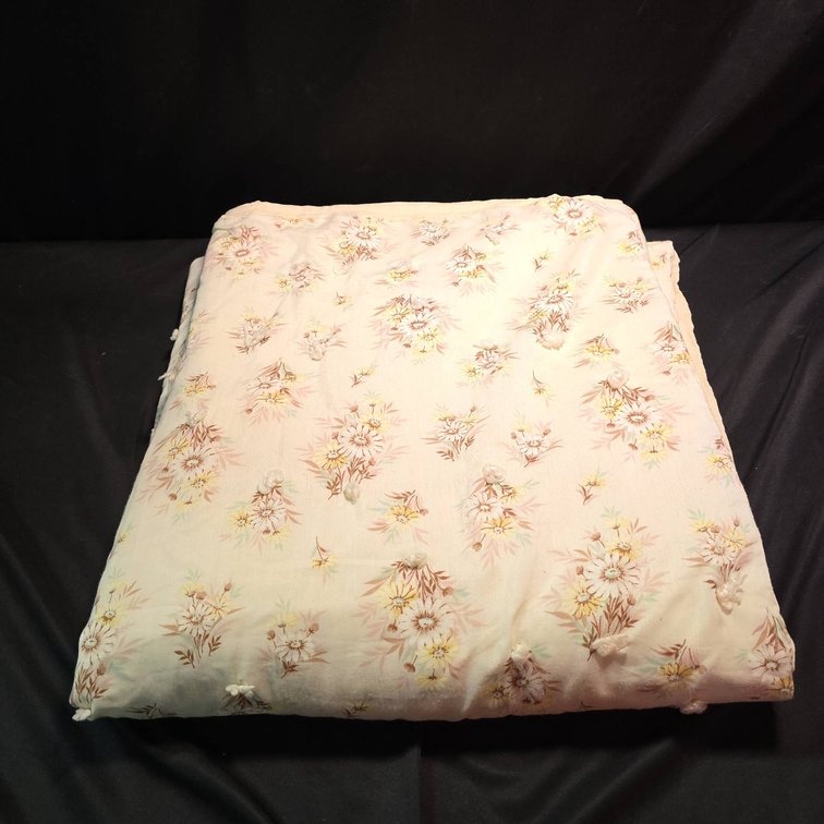 Handmade Floral Quilt With Yellow and Pink Daisy Pattern, Approximately 92" x 78"