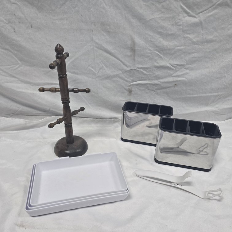 The Pampered Chef Tray Set, Utensil Holders, Mug Tree, and Serving Utensil Assortment