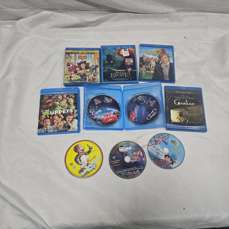 Blu-ray Movie Lot: Toy Story 3, Brave, Willy Wonka, Coraline, Muppets, Plus Loose Discs