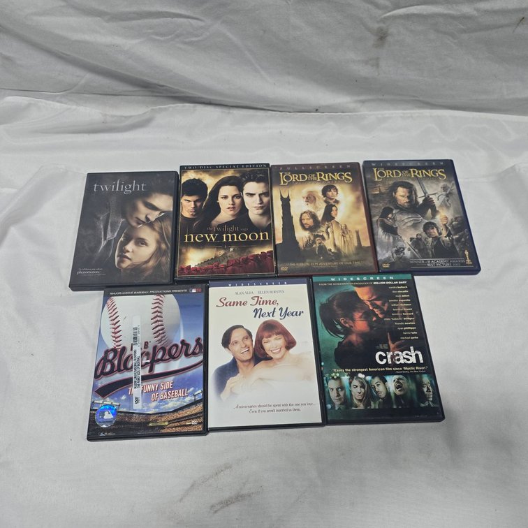DVD Lot: Twilight, New Moon, Lord of the Rings, Crash, Same Time Next Year, Bloopers