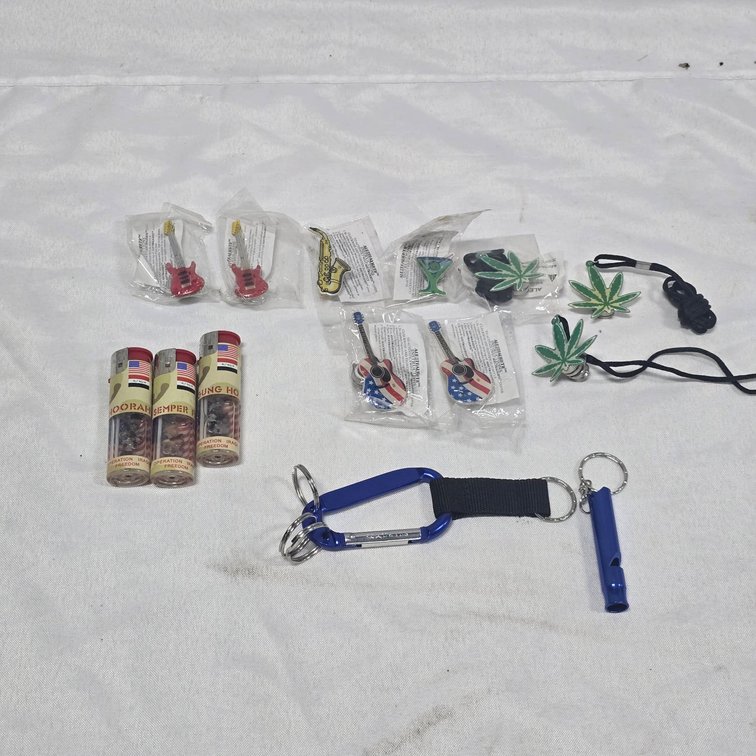 Novelty Pins, Keychains, Operation Iraqi Freedom Memorabilia and Accessories Lot