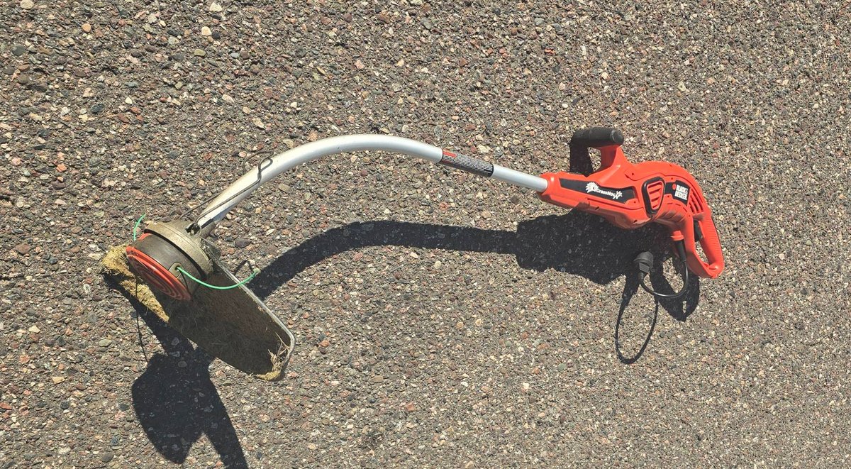 BLACK+DECKER Grasshog Electric String Trimmer/Edger Model GH1000