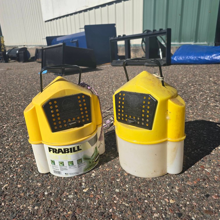 Frabill Flow-Troll Floating Bait Containers With Handles