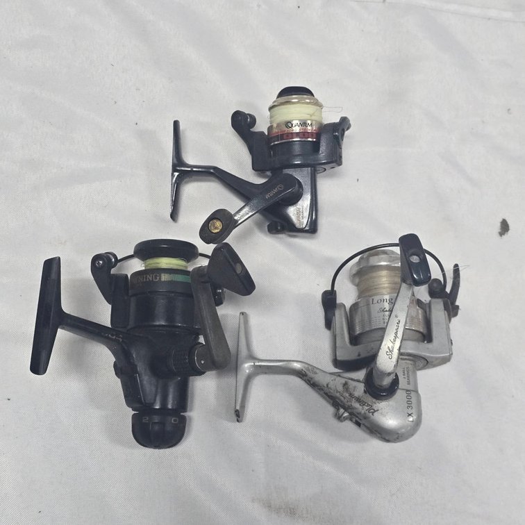 3 Spinning Fishing Reels Quantum Royal Stick, Shakespeare Long Cast, Daiwa