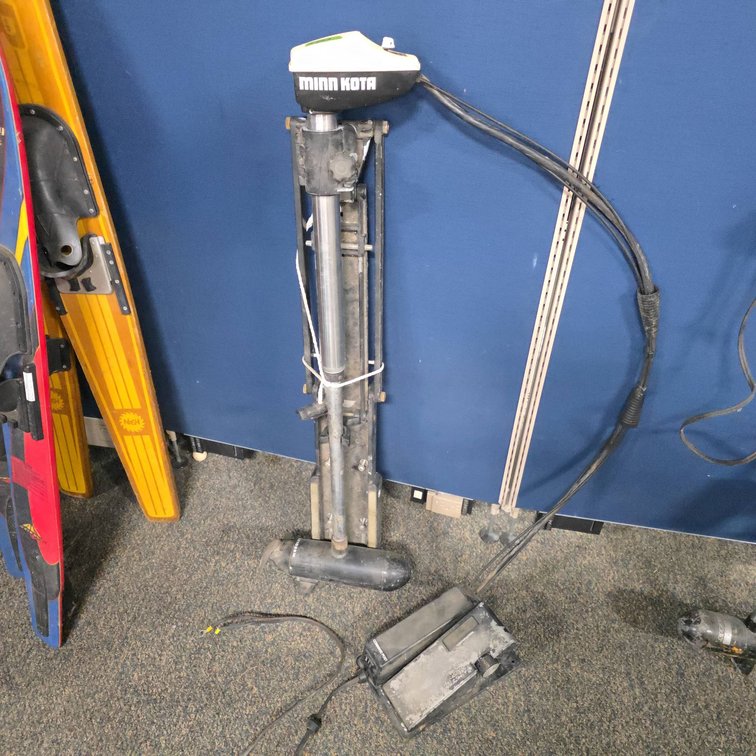 Minn Kota Weedless 565 Trolling Motor, 28 Lbs Thrust With Foot Pedal, Tested and Working