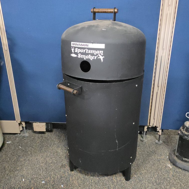 Brinkmann Sportsman Charcoal Smoker Metal Barrel with Side Door, Missing Top Lid Temperature Gauge