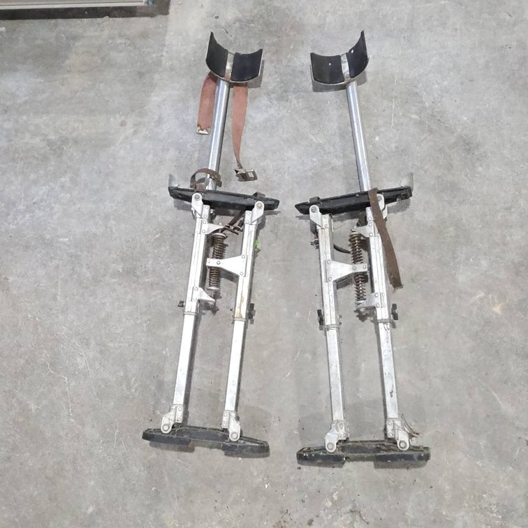 Adjustable Aluminum Drywall Stilts With Straps, Signs of Use, Right Leg Top Strap Missing, Working Order
