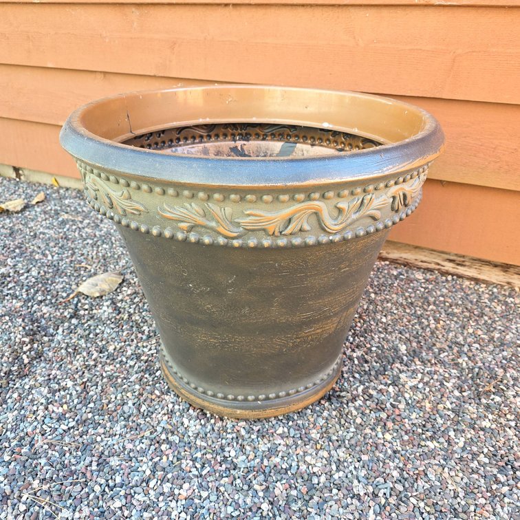 Plastic Outdoor Planter Pot With Decorative Rim, Bronze Finish
